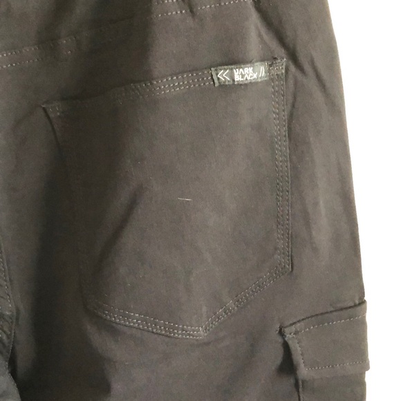 Black men stretch cargo shorts - Picture 7 of 8